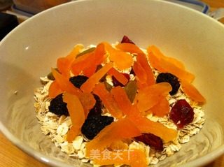 Muesli 瑞士果蔬燕麦片(冷）的做法步骤：8