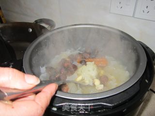 桂圆银耳羹的做法步骤：6
