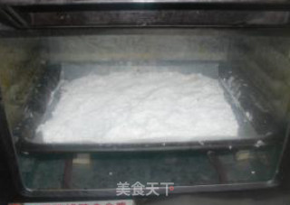 挂霜花生的做法步骤：2