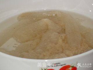 杏鲍菇竹荪煲海鲜汤的做法步骤：2