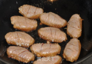 菠萝炒鸡翅的做法步骤：6
