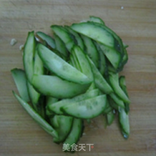 黄瓜豆腐皮拌豆芽的做法步骤：3
