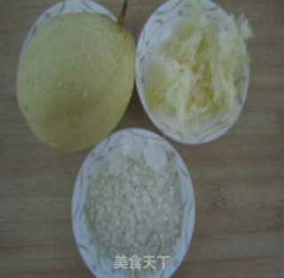 雪梨银耳粥的做法步骤：1