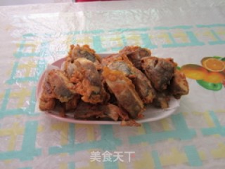 炸鲳鱼的做法步骤：8
