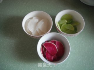 三色萝卜花的做法步骤：2