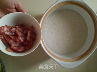广味香肠煲仔饭的做法步骤：1