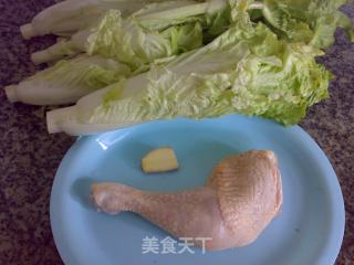 鸡腿白菜汤的做法步骤：1