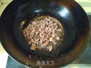 豌豆辣牛肉的做法步骤：2