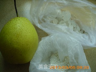 川贝炖雪梨的做法步骤：1