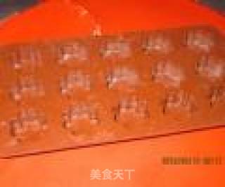 【蝶恋花】diy巧克力的做法步骤：2