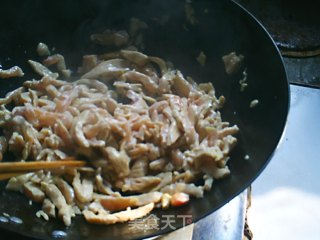 家常杏鲍菇炒鸡肉的做法步骤：8