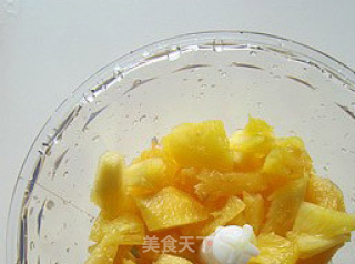 蜜盐菠萝饮的做法步骤：4