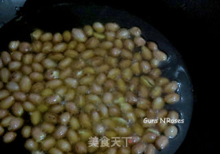 资深下酒菜——油酥花生米的做法步骤：3