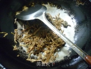 笋干菜炒腐竹的做法步骤：4