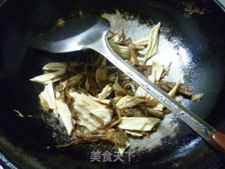 笋干菜炒腐竹的做法步骤：5