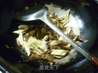 笋干菜炒腐竹的做法步骤：6