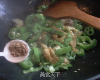 辣椒炒鸡蛋的做法步骤：6