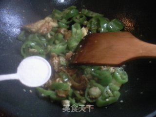 辣椒炒鸡蛋的做法步骤：7