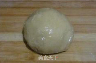 豆沙蛋黄月饼的做法步骤：4