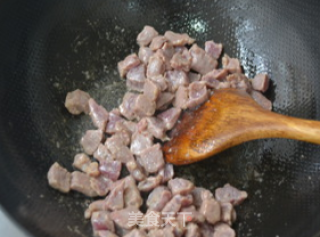 【黑椒牛肉粒】的做法步骤：6