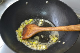 【黑椒牛肉粒】的做法步骤：7