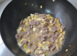 【黑椒牛肉粒】的做法步骤：8