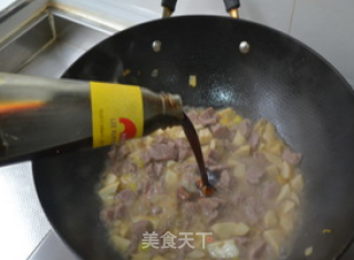 【黑椒牛肉粒】的做法步骤：10