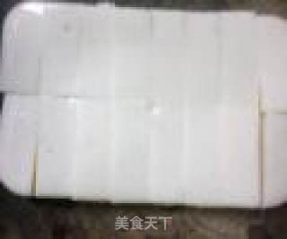冰淇淋的冰爽+布丁的口感——炸鲜奶的做法步骤：4