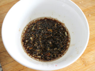 初春海虹最肥时---蘸汁青口的做法步骤：6