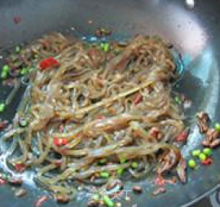 咸菜炒粉条的做法步骤：6