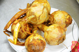 爽滑美味的花肉酱焖慈姑的做法步骤：1