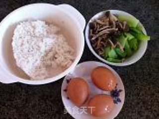 黄金蛋炒饭的做法步骤：1