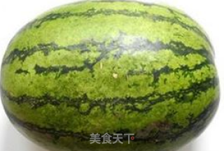家庭自制西瓜霜的做法步骤：1