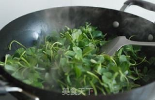 酒香草头的做法步骤：3