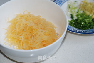凉拌金瓜丝的做法步骤：4