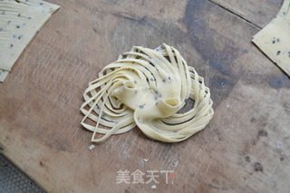 我家的过年必备小吃-【炸麻叶】的做法步骤：17