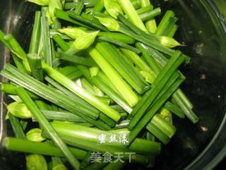 韭花银芽炒猪颈肉的做法步骤：3