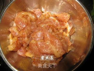 韭花银芽炒猪颈肉的做法步骤：4