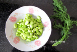 春季时令小蔬——茴香蚕豆的做法步骤：1