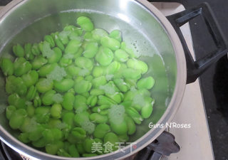 春季时令小蔬——茴香蚕豆的做法步骤：2