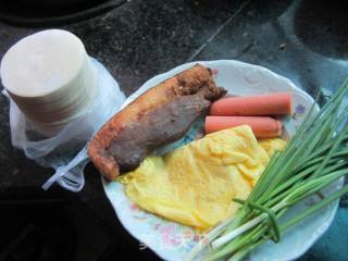 水焖三鲜饺的做法步骤：1