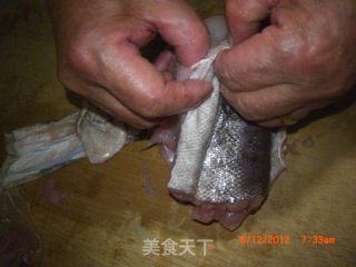 鱼饺子的做法步骤：1
