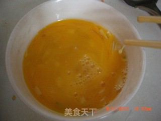 蟹肉炒鸡蛋的做法步骤：3