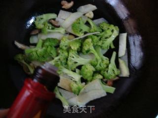 西兰花炒上肉的做法步骤：7
