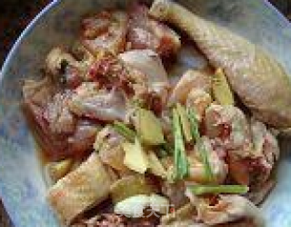 莲藕炒鸡肉的做法步骤：1
