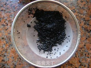 芝麻黑豆浆的做法步骤：2