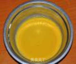 草莓纸杯蛋糕的做法步骤：2