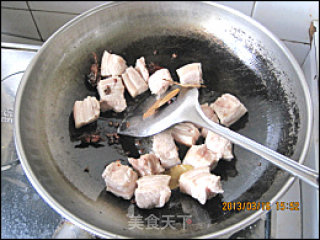 胡萝卜的最佳搭配----五花肉红烧胡萝卜的做法步骤：6