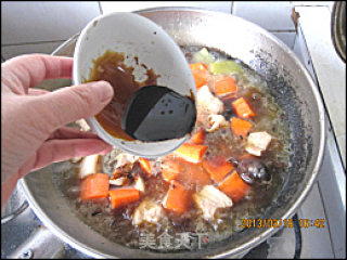 胡萝卜的最佳搭配----五花肉红烧胡萝卜的做法步骤：11