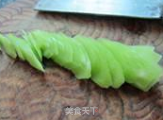 炒莴笋片的做法步骤：2